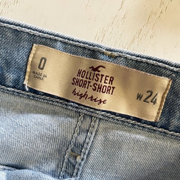 Hollister High Rise Super Skinny Jean light Wash Shorts 0/24 - Picture 2 of 7